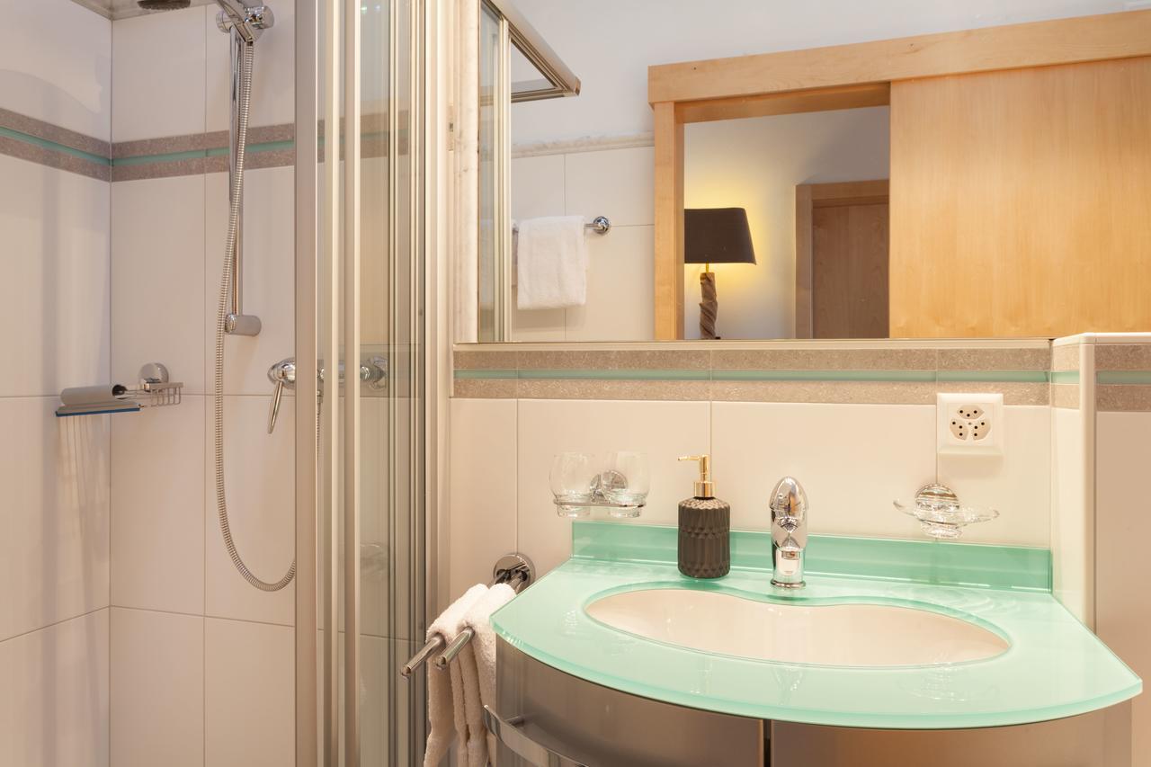 Vrony Apartments By Hotel Walliserhof เซอร์แมท ภายนอก รูปภาพ